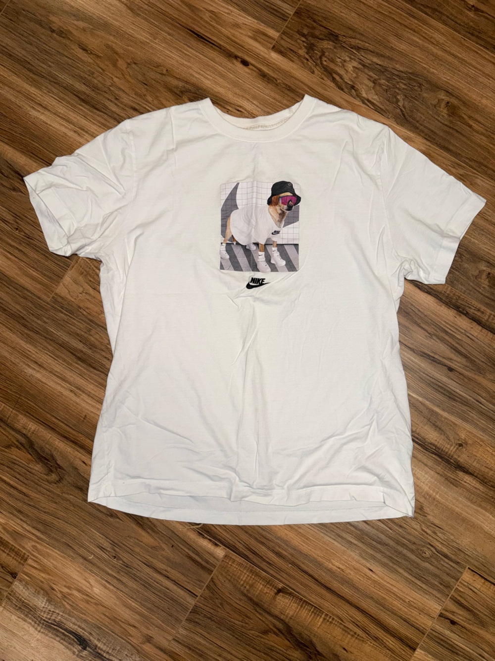 Nike White Short Sleeve Graphic Tee